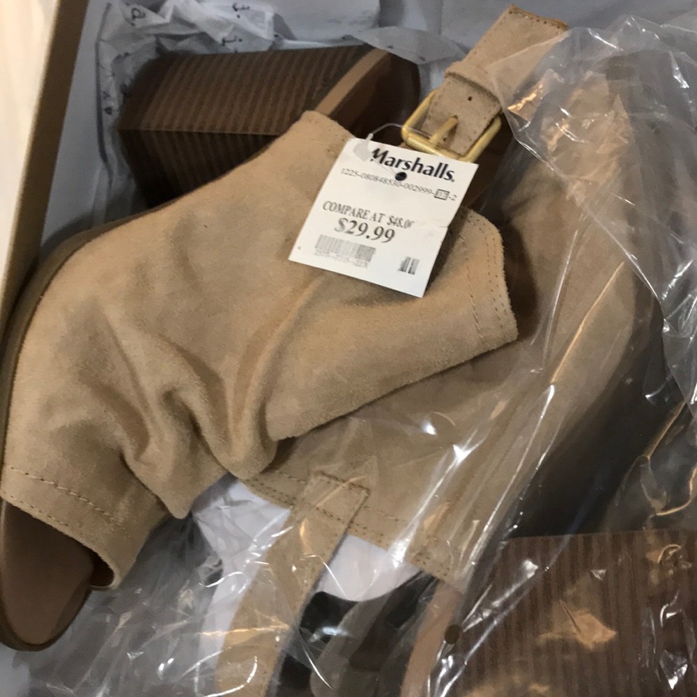 Tan Open toe block heel sandal